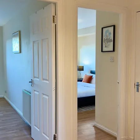 Sleek & Modern 2Br - Easy Access To City Centre Glasgow Exterior photo