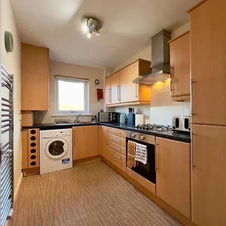 Sleek & Modern 2Br - Easy Access To City Centre Glasgow Exterior photo