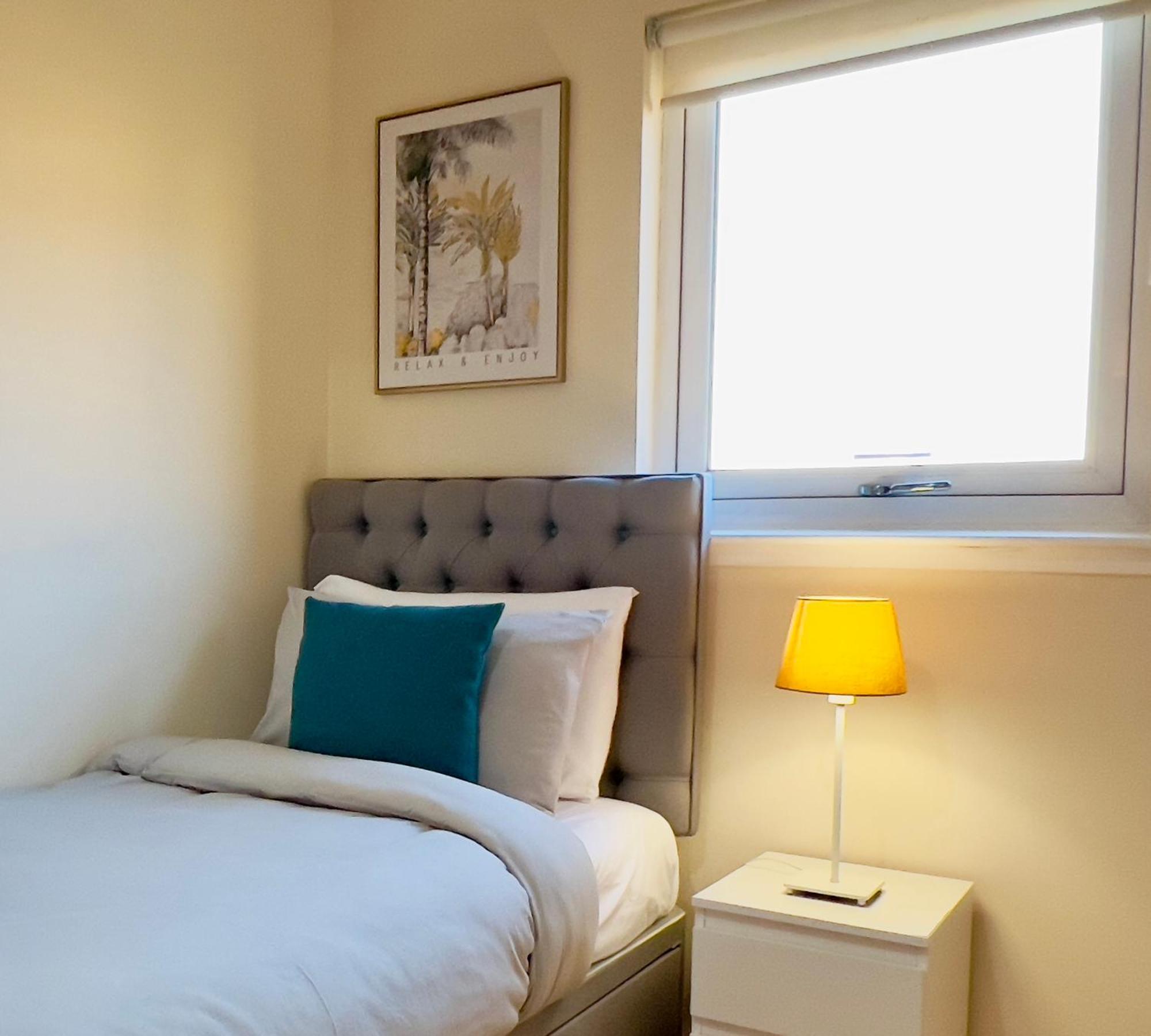Sleek & Modern 2br - Easy Access To Centre Apartamento Glasgow