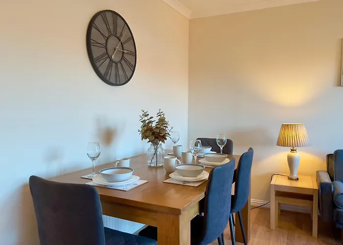 Sleek & Modern 2Br - Easy Access To City Centre