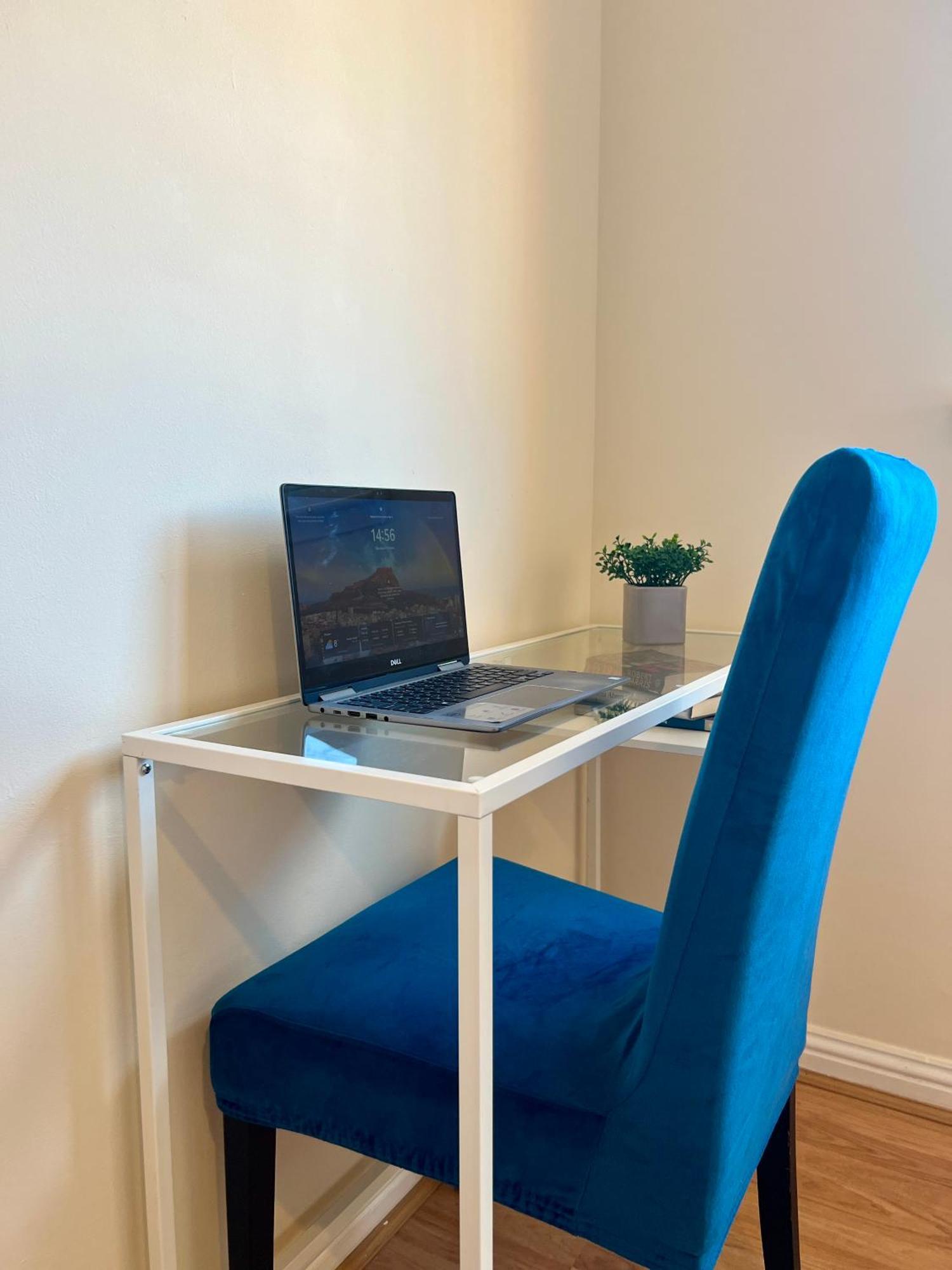 Apartment Sleek & Modern 2br - Easy Access To Centre