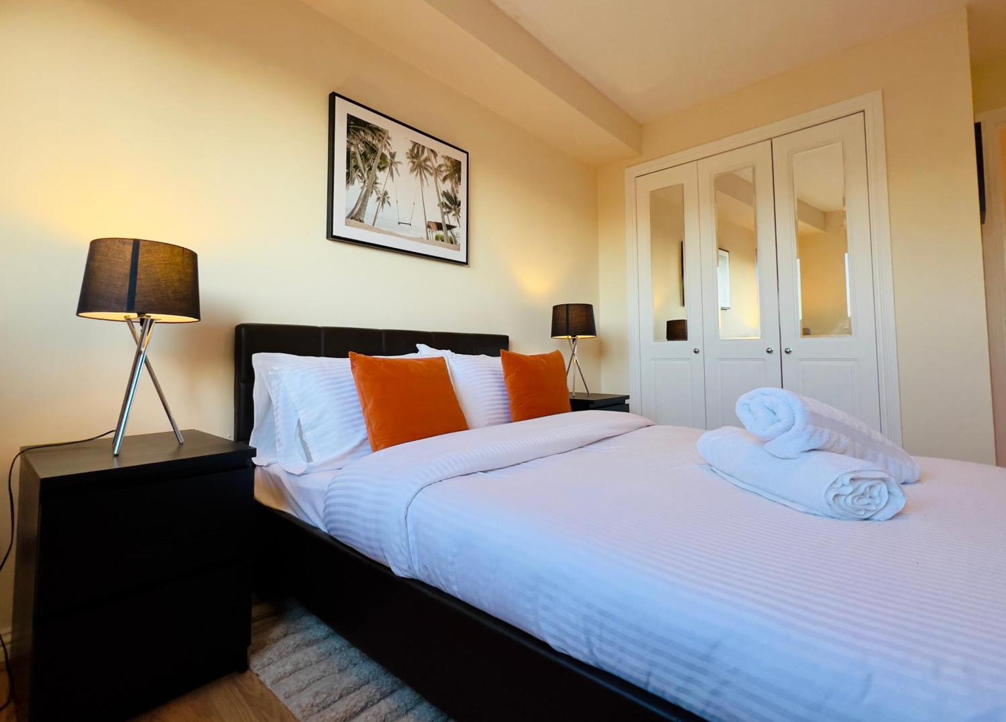 Apartment Sleek & Modern 2br - Easy Access To Centre Glasgow