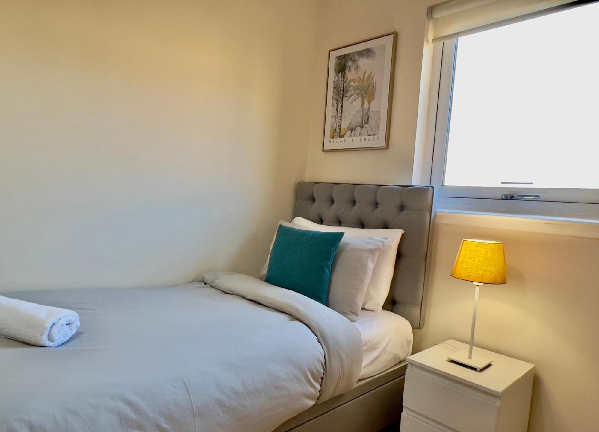 Sleek & Modern 2br - Easy Access To Centre * Glasgow